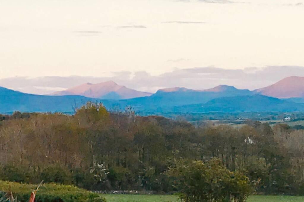Snowdon Bay - North Wales - Stunning Llyn Peninsula Mountain & Ocean Views - Wilde Retreats Βίλα Pwllheli Εξωτερικό φωτογραφία